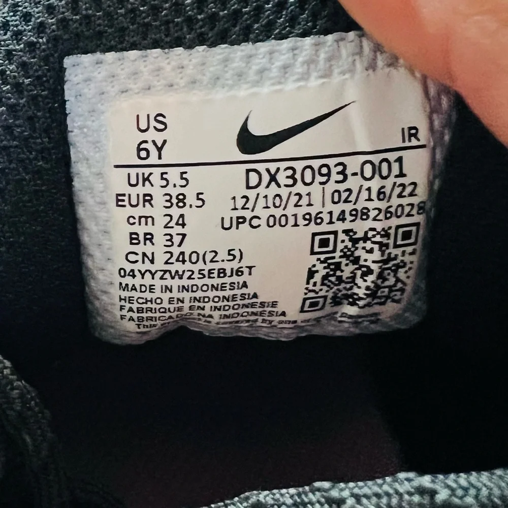 Nike Air Max Plus Black Purple Pink DX3093-001 Running Shoes